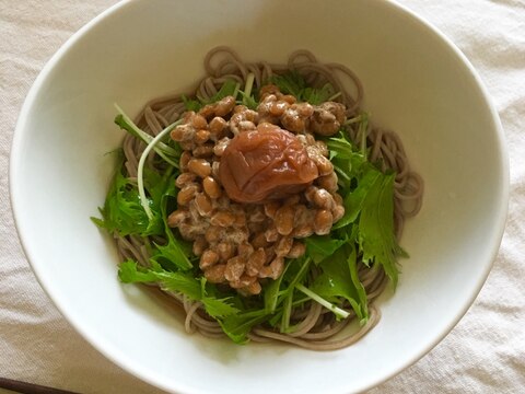 簡単ヘルシー♪水菜とはちみつ梅のっけ納豆蕎麦♡